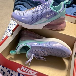 Used big kids Nike air max 270